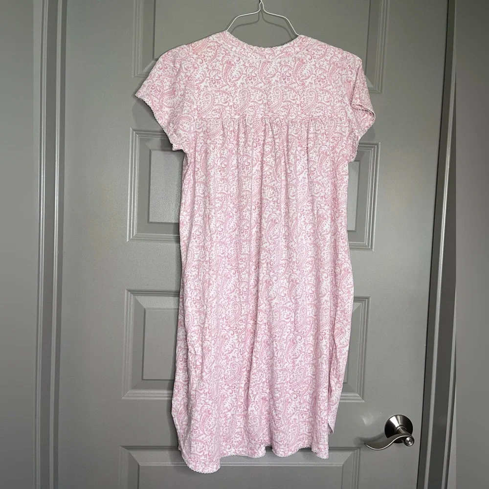 Miss Elaine Pink Paisley Top - Picture 2 of 9